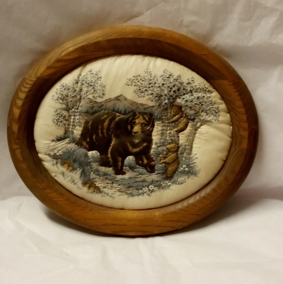 Vintage Oval Handmade Quilted Grizzly Bear & Cubs Solid Wood Framed 12"x10 - Picture 1 of 7